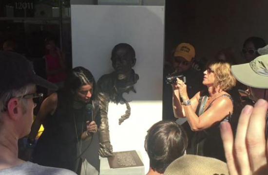 Brentwood community leaders and friends of Brown’s gathered on the patio of the Douglas Emmett building at 11021 San Vicente Boulevard Sunday to unveil the posthumous sculpture in memoriam Brown